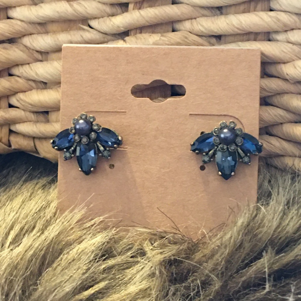 Vintage faceted blue glass stone pierced earrings
